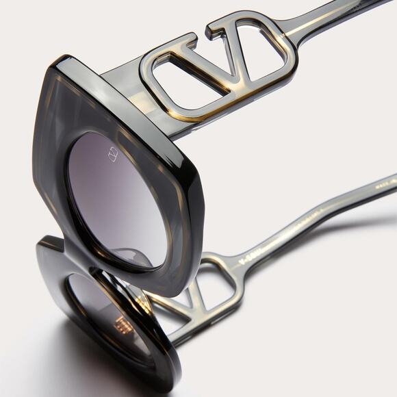 New! Valentino V SOUL VLS 127A Designer Black Swirl Sunglasses, Authentic main image 7